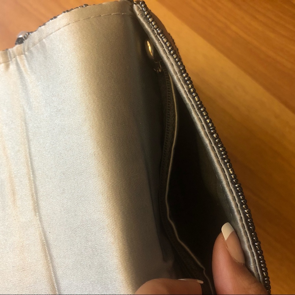 Handmade Shell Crossbody Bag - Picture 6 of 7